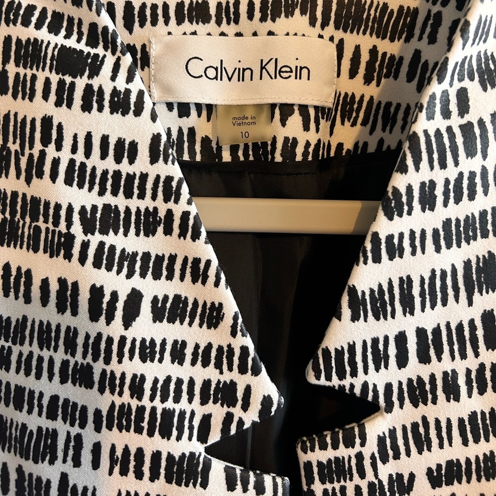 Calvin Klein Monochrome Women's Blazer - Picture 4 of 8